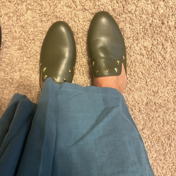 WNS Michael Kors Natasha Olive Green Gold Logo Star Slide Mules Sz 9 - Picture 9 of 10